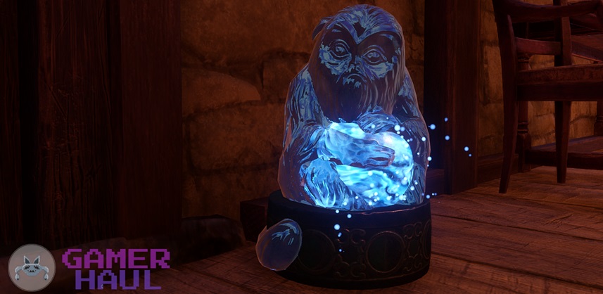 A Glowing Demiguise Statue with a Moon in Hogwarts Legacy